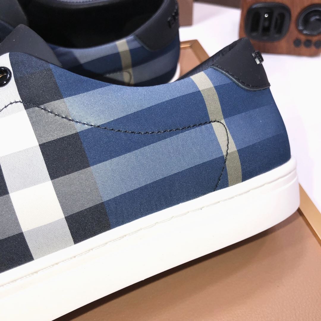 Burberry Low Shoes